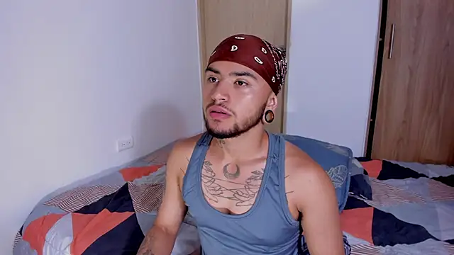 Snapshot of ftmphilip_ chatting on 01.04.25 ftmphilip online show from 01.04.25