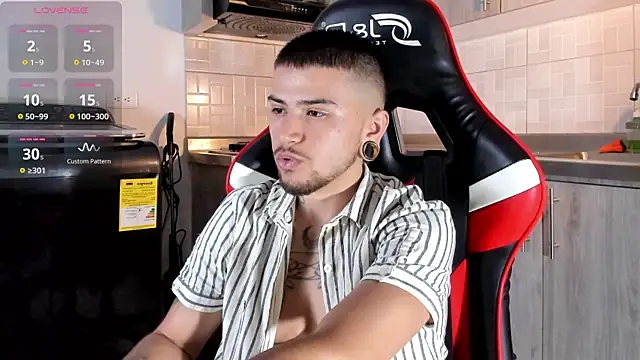 Snapshot of ftmphilip_ chatting on 11.20.25 ftmphilip online show from 11.20.25