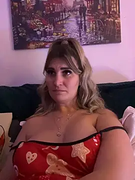 EvelynFrances online show from 01.01.25