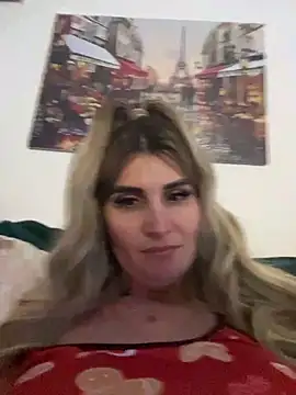 EvelynFrances online show from 01.02.25