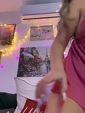 EvelynFrances online show from 01.03.25