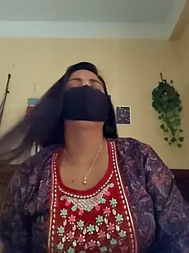 Snapshot of SimaRoy- chatting on 12.21.25 SimaRoy- online show from 12.21.25