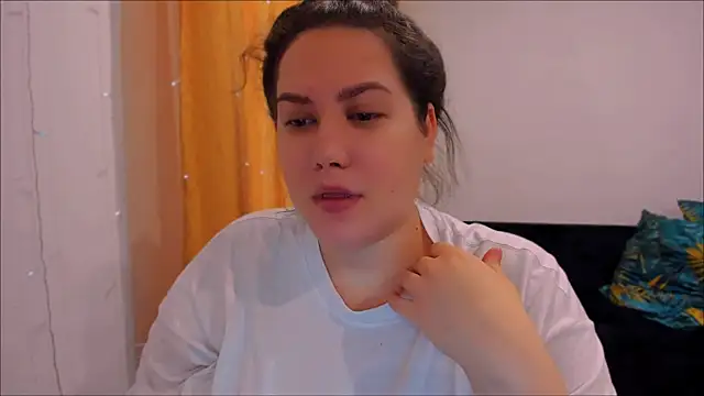Snapshot of _madalexa_ chatting on 02.02.25  madalexa  online show from 02.02.25