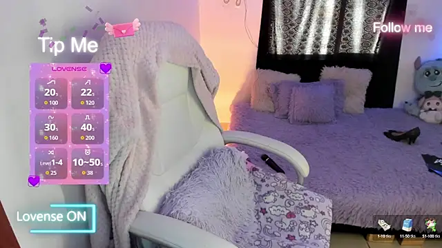 Snapshot of Sofia_thomson1_t chatting on 09.23.25 Sofia thomson1 t online show from 09.23.25