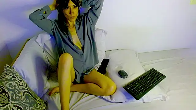 Snapshot of samanta_r_ chatting on 06.05.26 samanta r online show from 06.05.26