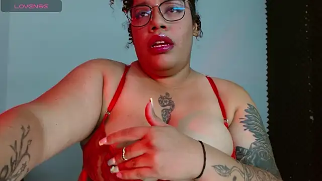 Snapshot of Dirty_sara17 chatting on 09.11.25 Dirty sara17 online show from 09.11.25