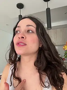 Megan Rodrigo online show from 06.18.26