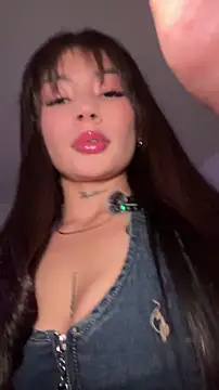Snapshot of Roxanne_08 chatting on 05.02.26 Roxanne 08 online show from 05.02.26