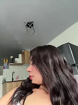 Roxanne 08 online show from 06.25.26