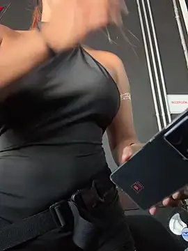 Amber Martins  online show from 02.10.25