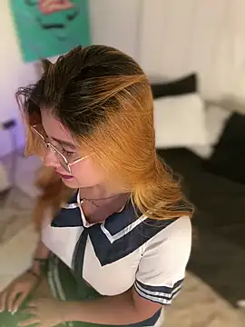 Amber Martins  online show from 10.07.25