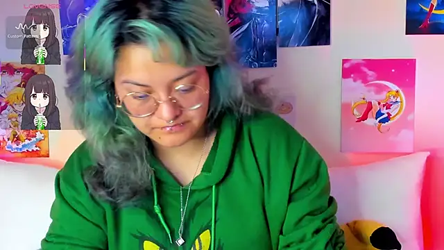 Snapshot of lucky-leah chatting on 02.05.25 lucky-leah online show from 02.05.25