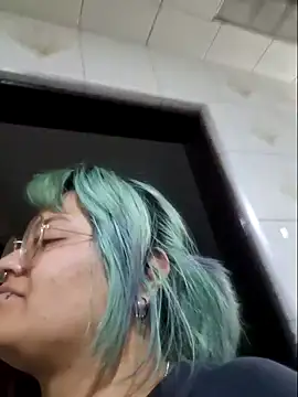 Snapshot of lucky-leah chatting on 02.07.25 lucky-leah online show from 02.07.25