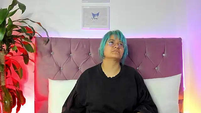 Snapshot of lucky-leah chatting on 02.22.25 lucky-leah online show from 02.22.25