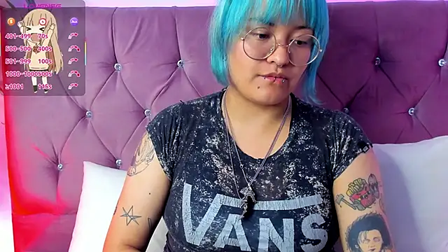 Snapshot of lucky-leah chatting on 02.23.25 lucky-leah online show from 02.23.25