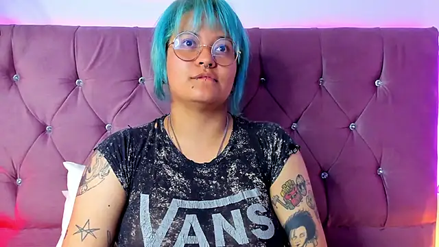 Snapshot of lucky-leah chatting on 02.23.25 lucky-leah online show from 02.23.25