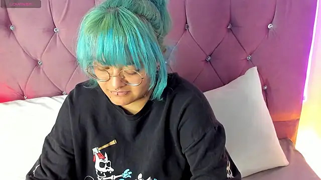 Snapshot of lucky-leah chatting on 02.27.25 lucky-leah online show from 02.27.25