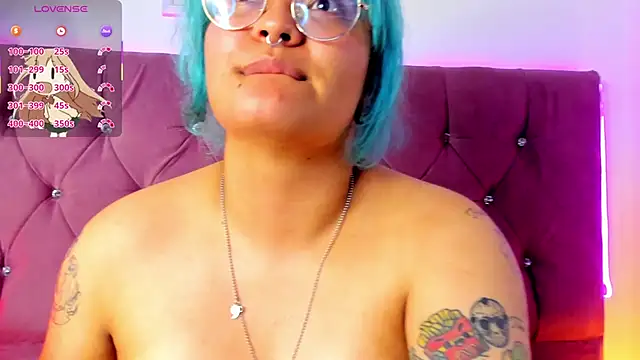 Snapshot of lucky-leah chatting on 02.27.25 lucky-leah online show from 02.27.25