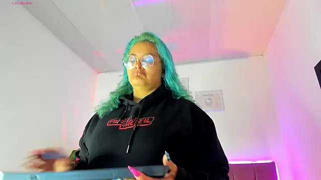 Snapshot of lucky-leah chatting on 03.01.25 lucky-leah online show from 03.01.25