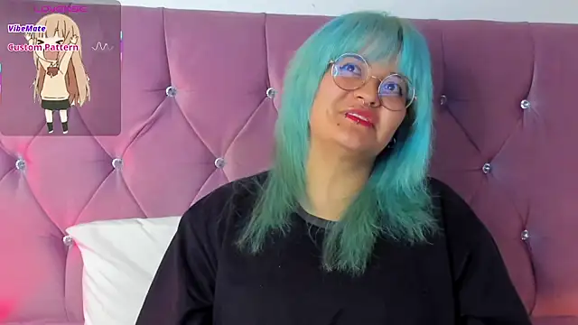 Snapshot of lucky-leah chatting on 03.08.25 lucky-leah online show from 03.08.25