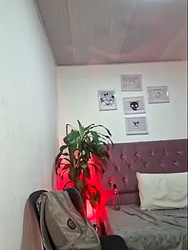 Snapshot of lucky-leah chatting on 03.09.25 lucky-leah online show from 03.09.25