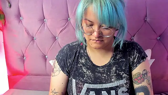 Snapshot of lucky-leah chatting on 03.12.25 lucky-leah online show from 03.12.25