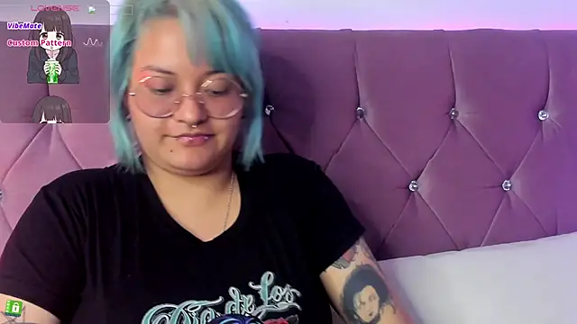 Snapshot of lucky-leah chatting on 03.14.25 lucky-leah online show from 03.14.25