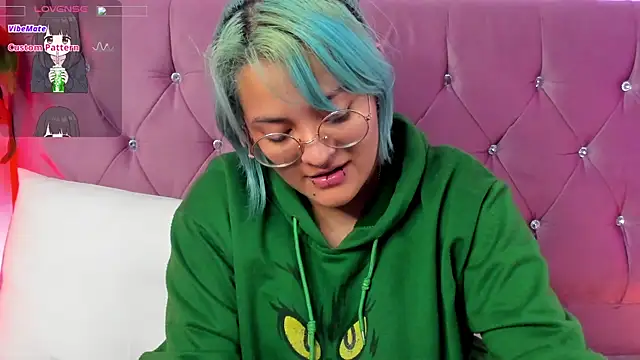 Snapshot of lucky-leah chatting on 03.16.25 lucky-leah online show from 03.16.25