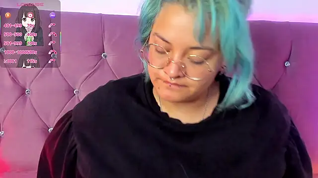 Snapshot of lucky-leah chatting on 03.18.25 lucky-leah online show from 03.18.25