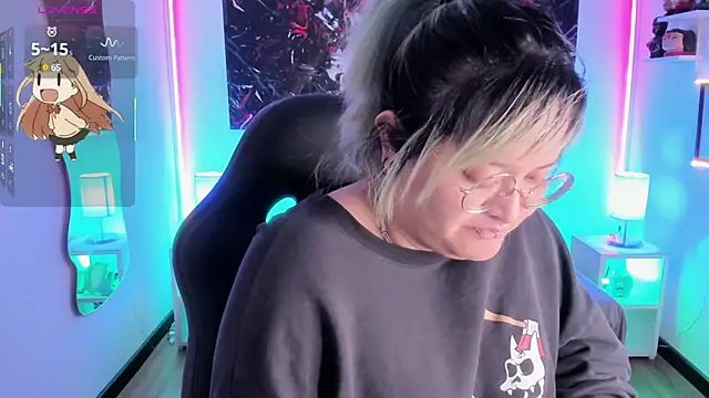 Snapshot of lucky-leah chatting on 09.11.25 lucky-leah online show from 09.11.25