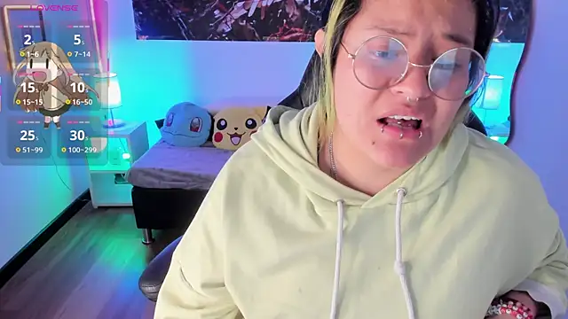 Snapshot of lucky-leah chatting on 09.18.25 lucky-leah online show from 09.18.25