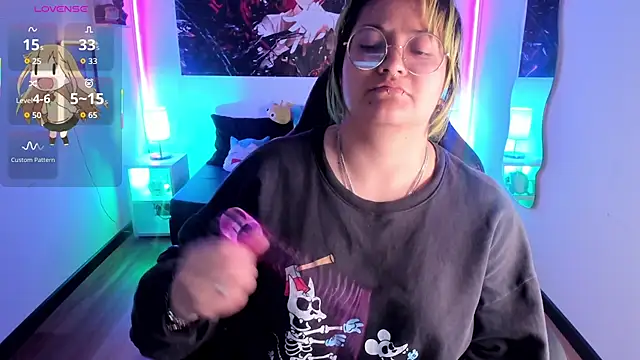 Snapshot of lucky-leah chatting on 09.24.25 lucky-leah online show from 09.24.25