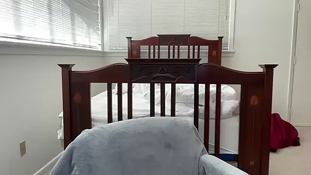 YUMIandbigWOLF online show from 02.23.26