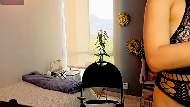 Snapshot of arteverena chatting on 11.11.25 arteverena online show from 11.11.25