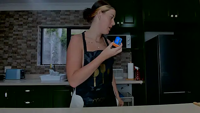 Snapshot of C1eopatra chatting on 12.08.24 C1eopatra online show from 12.08.24