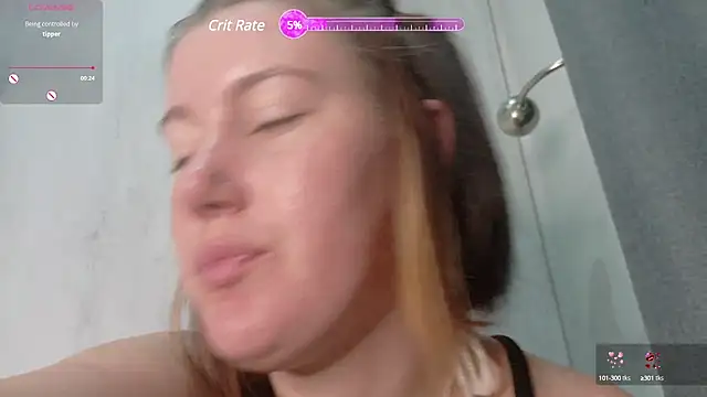 Snapshot of C1eopatra chatting on 03.11.25 C1eopatra online show from 03.11.25