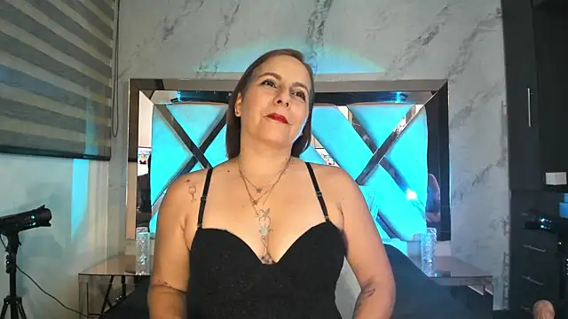Snapshot of Susy_wisee chatting on 07.31.26 Susy wisee online show from 07.31.26