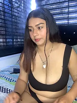 Snapshot of Kittyy_Hott_ chatting on 02.07.25 Kittyy Hott online show from 02.07.25