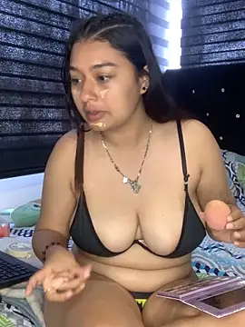 Snapshot of Kittyy_Hott_ chatting on 02.21.25 Kittyy Hott online show from 02.21.25