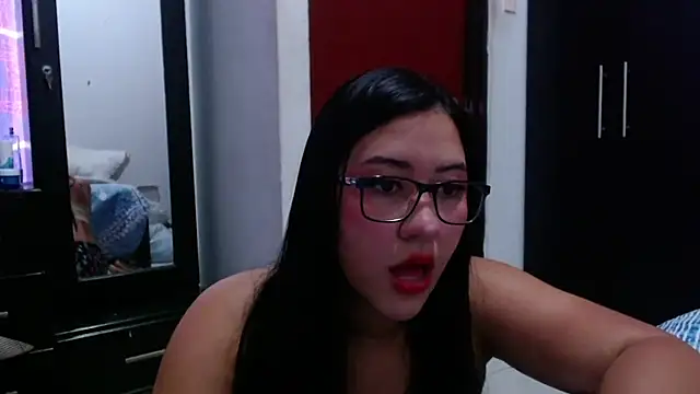 LuciaTomson online show from 05.14.26