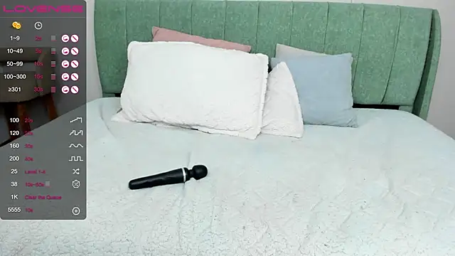 Snapshot of Sussanewolf chatting on 03.20.25 Sussanewolf online show from 03.20.25