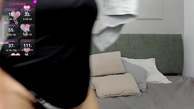 Snapshot of Sussanewolf chatting on 11.27.25 Sussanewolf online show from 11.27.25