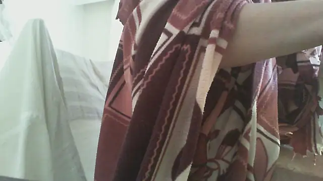 Snapshot of thekeys chatting on 11.02.25 thekeys online show from 11.02.25