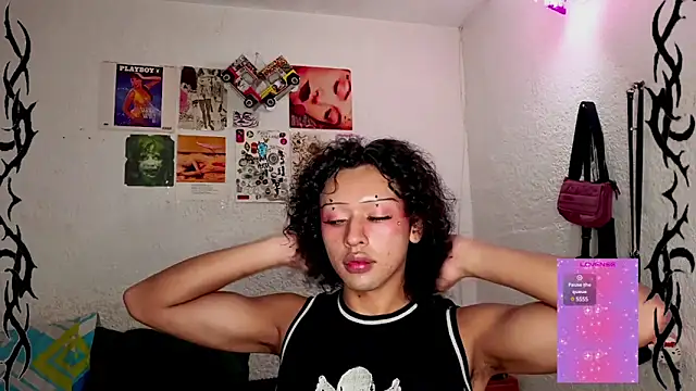 Snapshot of angelsdustxxx chatting on 12.19.24 angelsdustxxx online show from 12.19.24