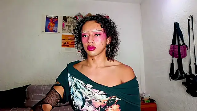 Snapshot of angelsdustxxx chatting on 02.12.25 angelsdustxxx online show from 02.12.25