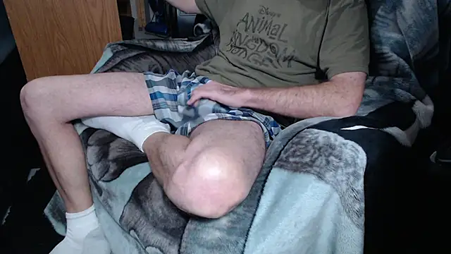 Snapshot of froy4986 chatting on 12.15.24 froy4986 online show from 12.15.24