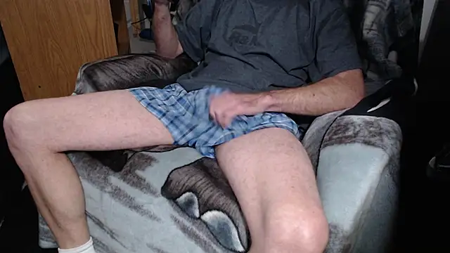 Snapshot of froy4986 chatting on 12.24.24 froy4986 online show from 12.24.24