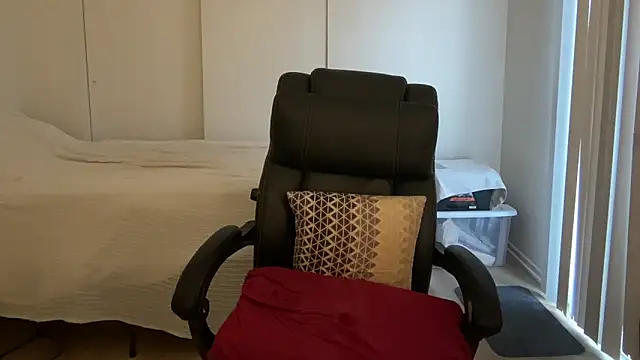 Snapshot of Drummajor chatting on 12.22.25 Drummajor online show from 12.22.25