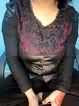 Snapshot of Dayna-36 chatting on 01.10.25 Dayna-36 online show from 01.10.25