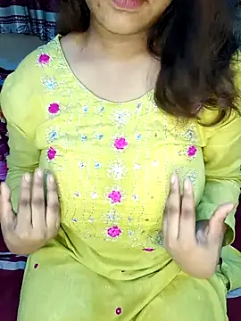 Snapshot of Dayna-36 chatting on 09.26.25 Dayna-36 online show from 09.26.25